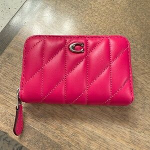 NWT Coach quilted card holder in dragonfruit.